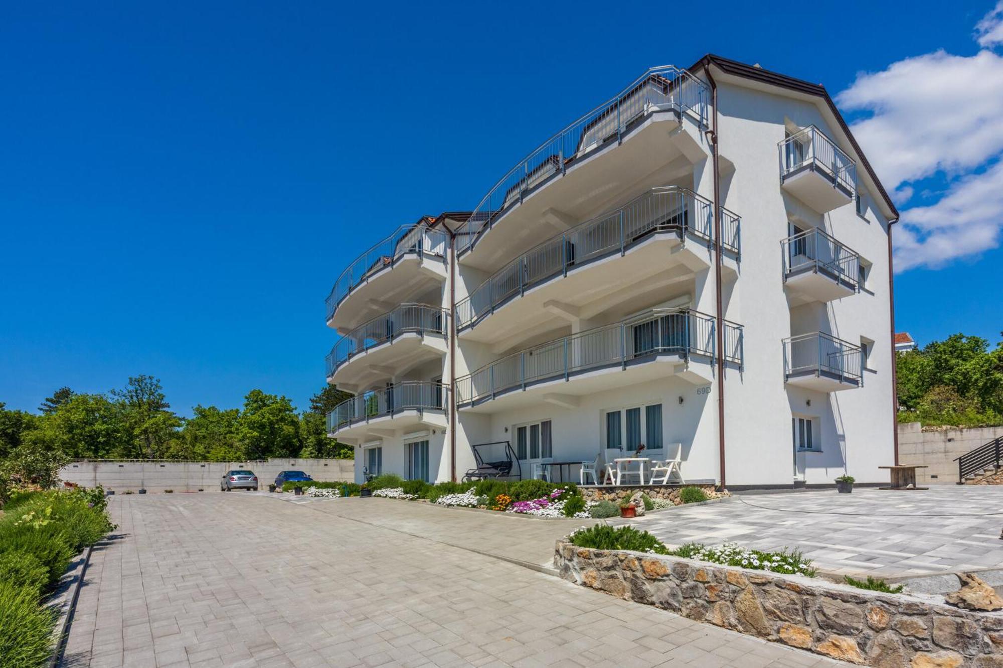 Apartments Sunshine E Crikvenica Ngoại thất bức ảnh